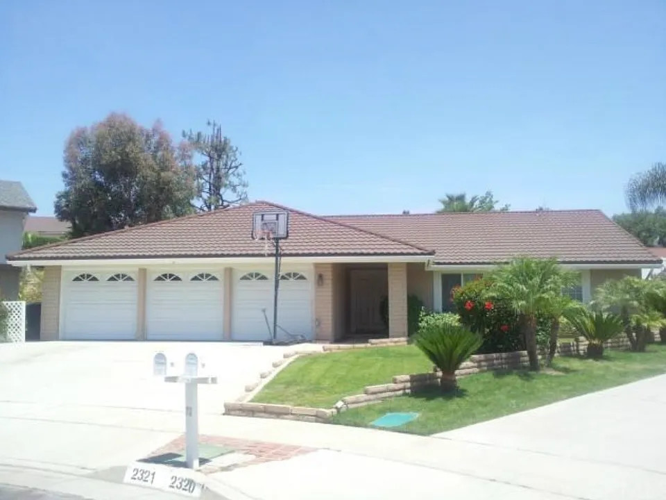2321 Camino Monte