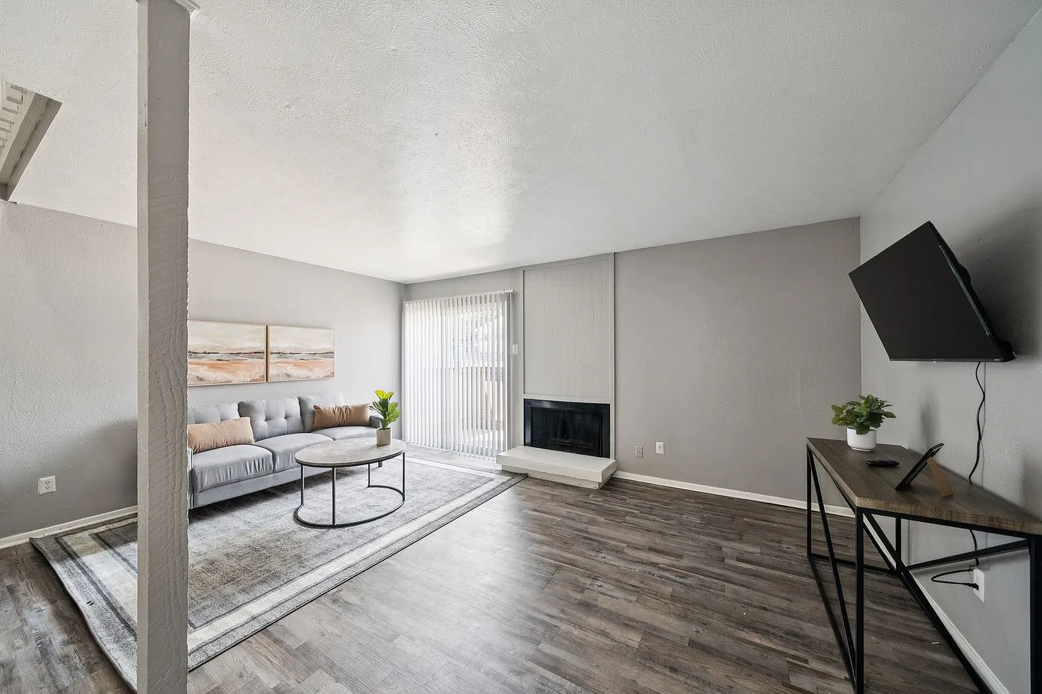 1 bed, 1.0 bath, 871 sqft, $1,528 — Photo 1