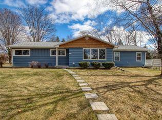 11844 N Ridgeway Ave, Mequon, WI 53097