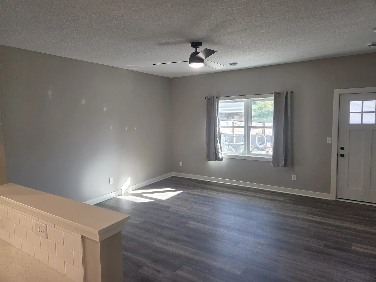 3 bed, 1525 sqft, $2,050 — Photo 2