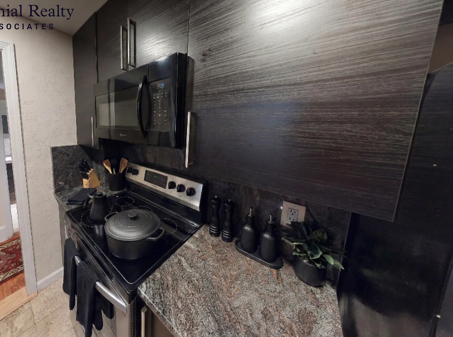 Studio, 1.0 bath, 550 sqft, $2,500 — Photo 4