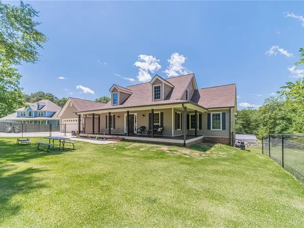 3040 Sandy Creek Ct, Loganville, GA 30052