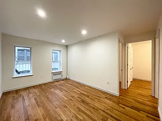 Rented by R New York