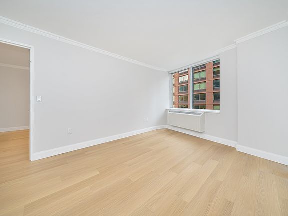3rd image of 160 Riverside Blvd APT 16C