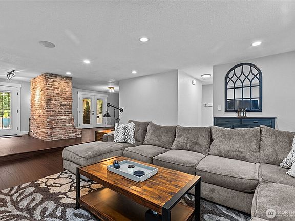 4th image of 16317 97th Avenue Ct E