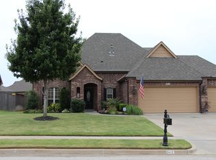 9412 N 95th Pl E, Owasso, OK 74055