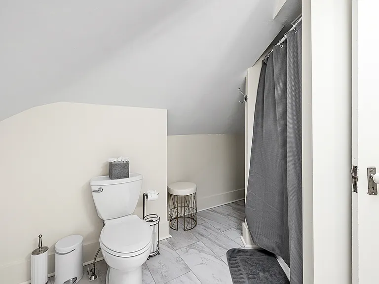 Ivanhoe Rd — Photo 20