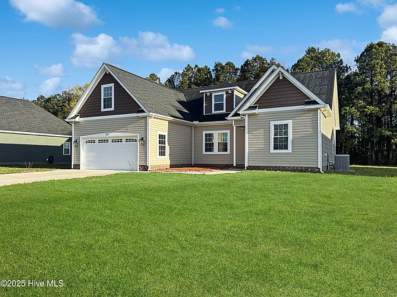 3rd image of 122 Pleasant Drive