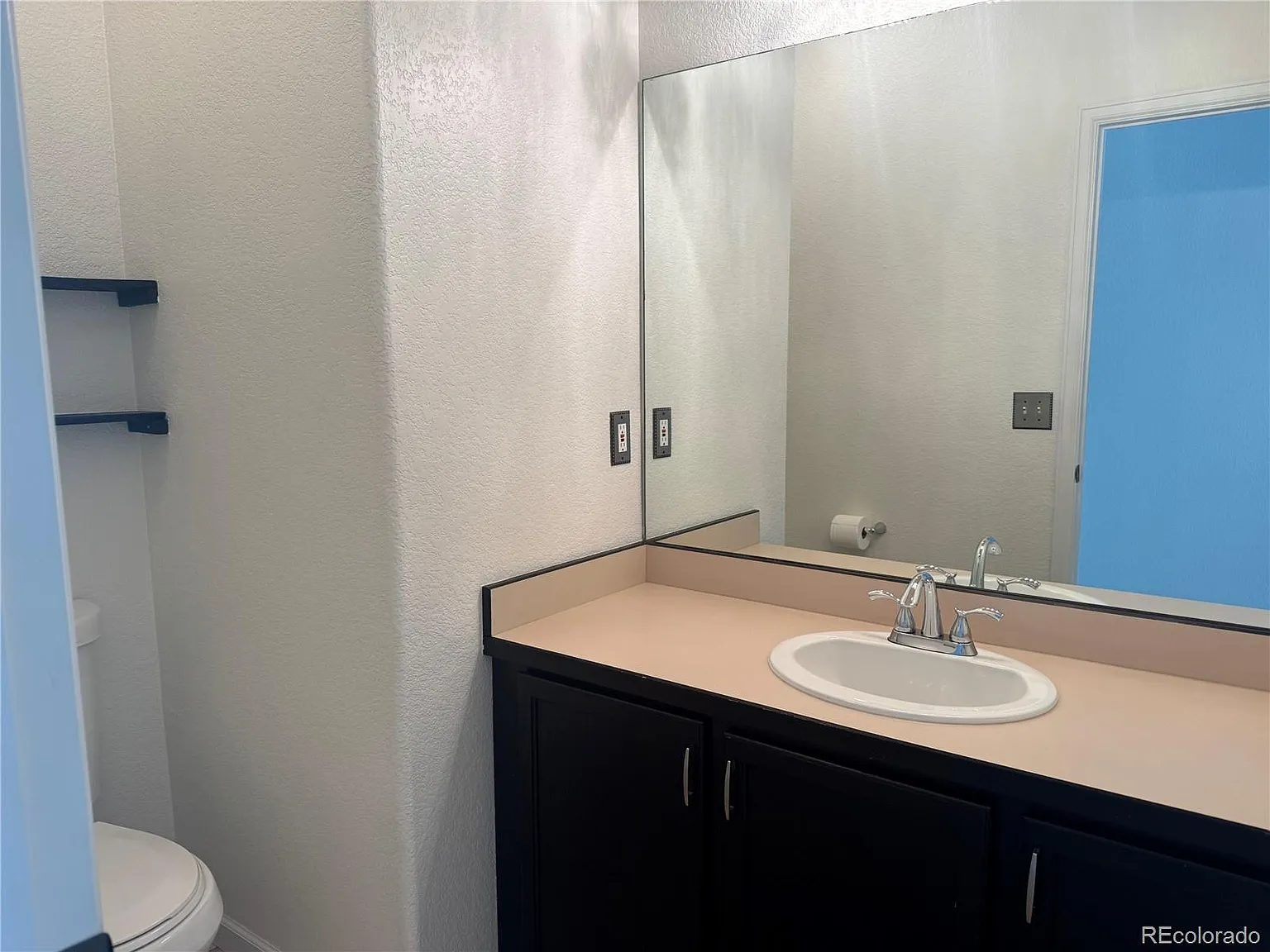 2 bed, 2.0 bath, 1360 sqft, $2,250 — Photo 2