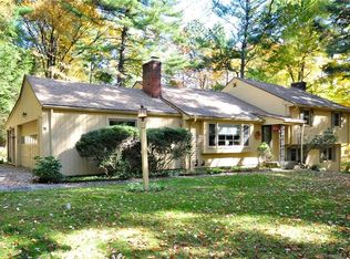 42 Overlook Ter, Simsbury, CT 06070