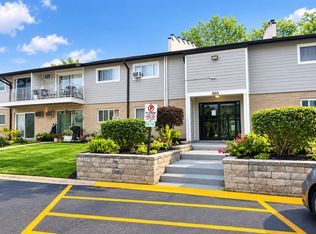 860 E Old Willow Rd APT 138, Prospect Heights, IL 60070