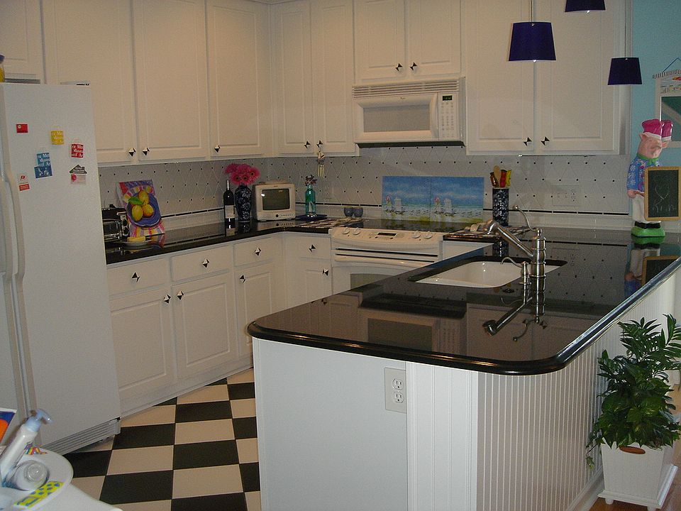 1st image of 2862 Woodland Park Dr