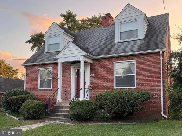 700 S Wakefield St, Arlington, VA 22204