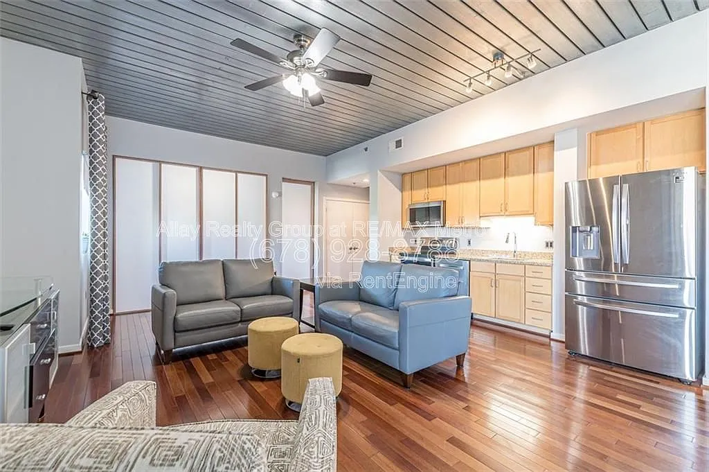 2 bed, 2.0 bath, 1194 sqft, $2,700 — Photo 4