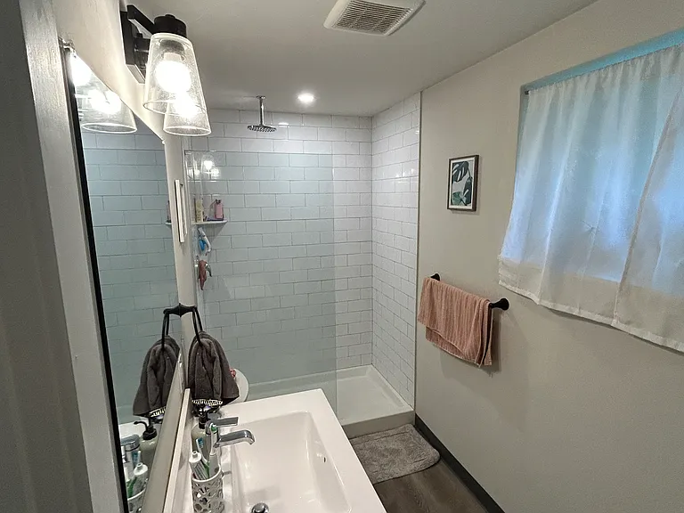 224 Hall St #3 — Photo 9