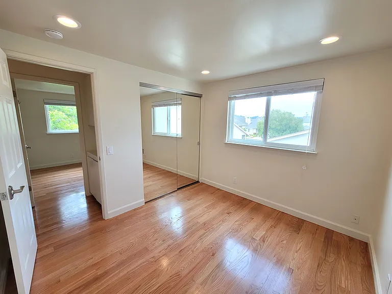 1093 Jamaica St — Photo 14