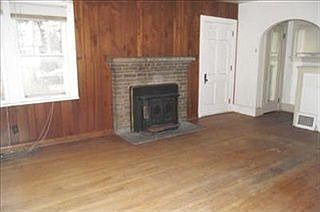 3rd image of 28 Urban St