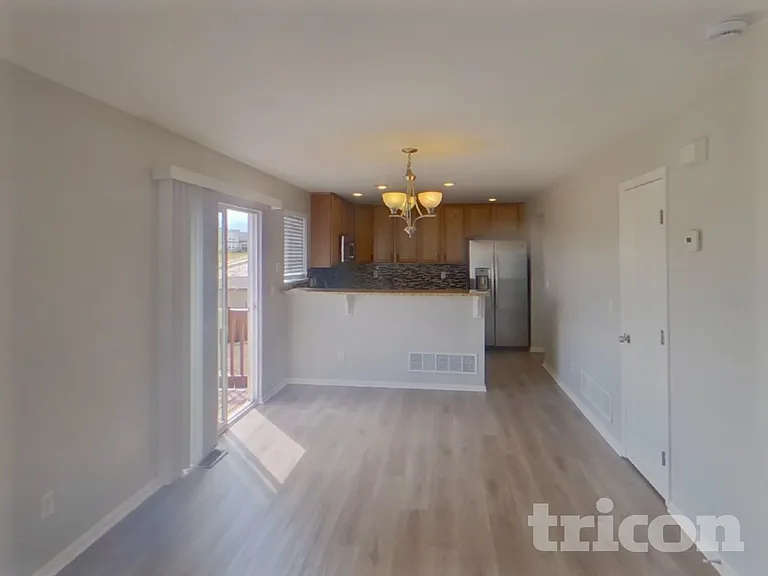 7335 Dobbs Dr — Photo 6