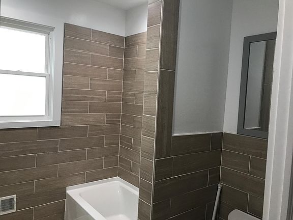 2nd image of 660 Myrtle Ave #1