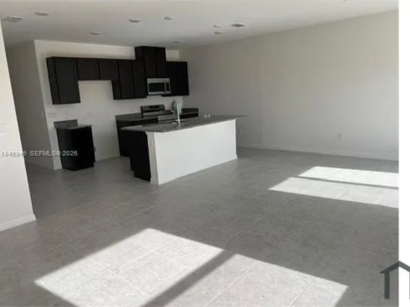 2027 Churchill Ave, Lehigh Acres, FL 33971