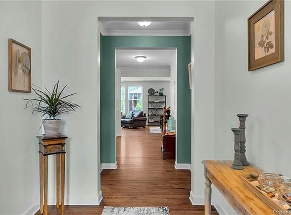 4th image of 16293 Reynolds Dr