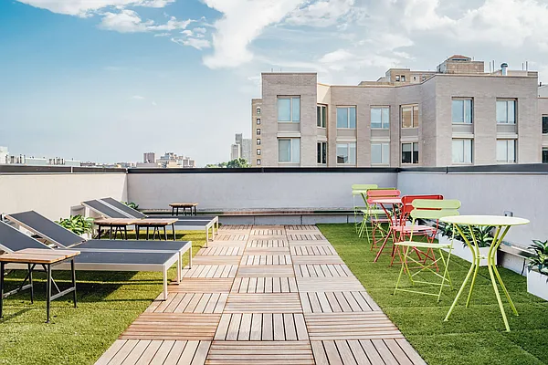 Rented by Nooklyn NYC LLC | media 50