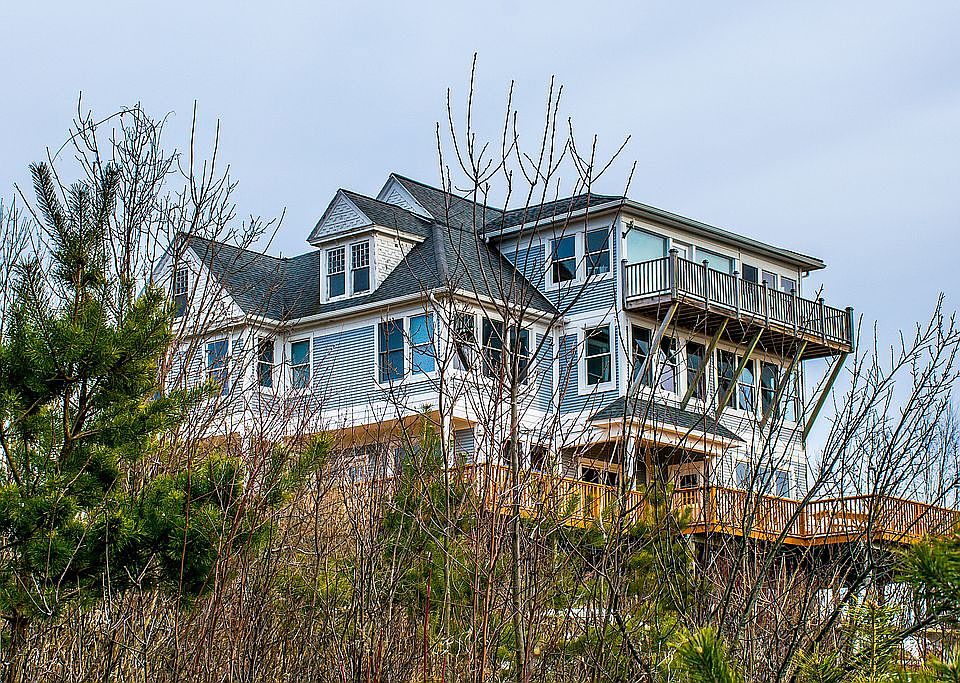 1st image of 11575 Bayview Dr