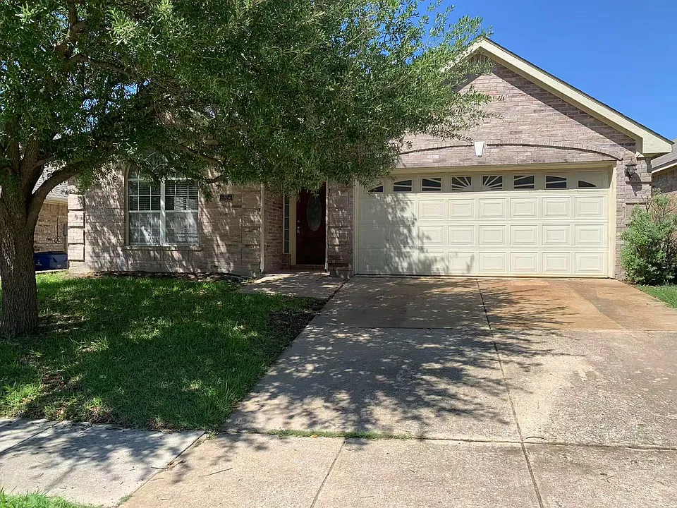5856 Palomino Dr