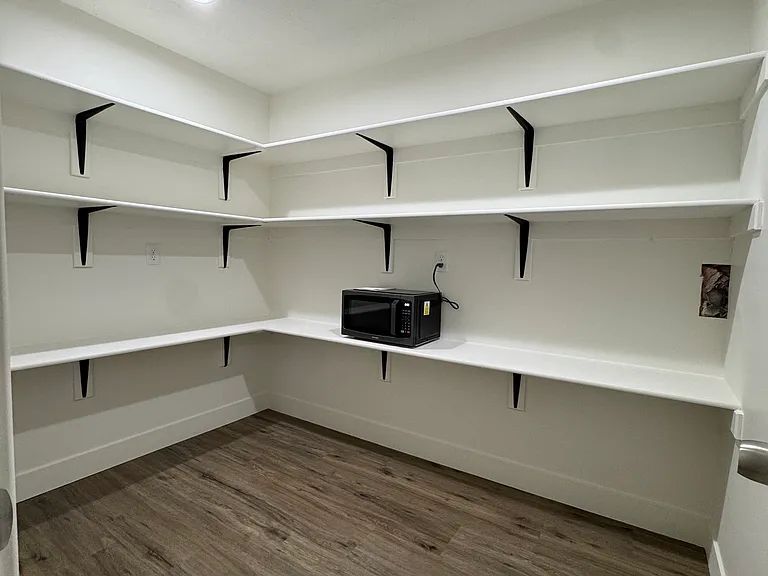 240 W Center St #BASEMENT — Photo 15