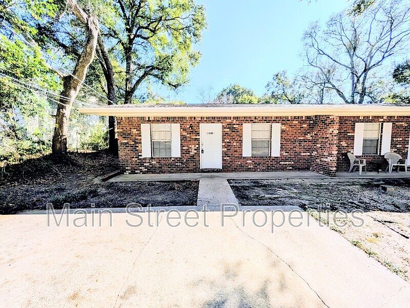 1st image of 23 Redwood Cir #B