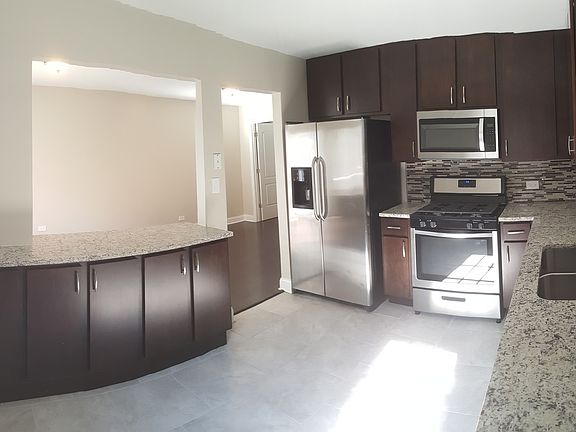 4th image of 9428 Meadow Ln