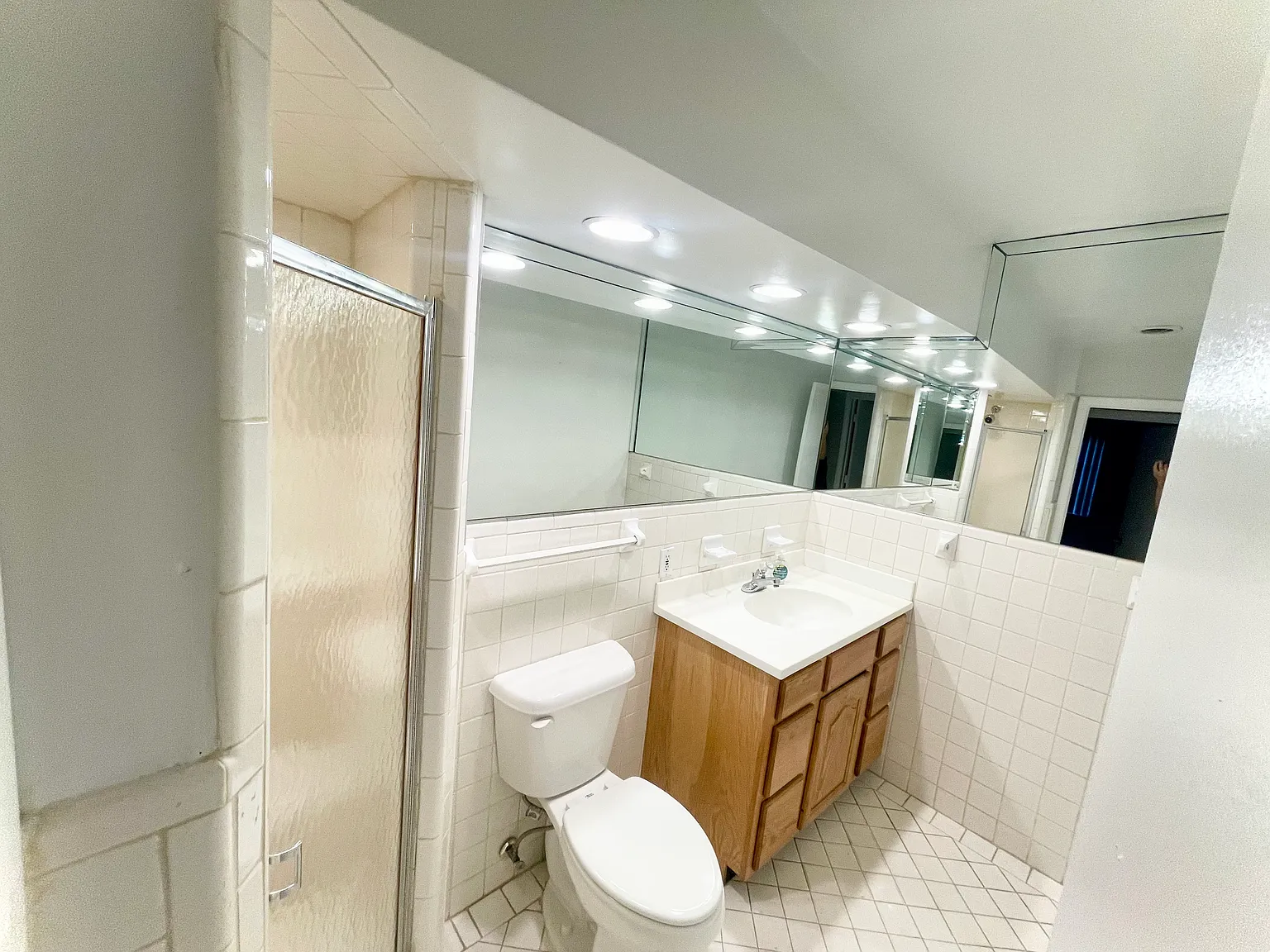 3 bed, 1020 sqft, $2,300 — Photo 3