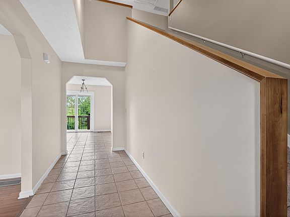 3rd image of 132 Braemar Dr