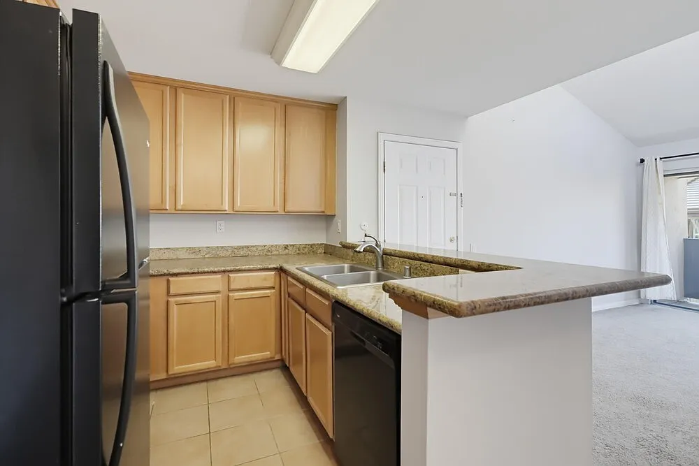 3454 Castle Glen Drive - 228 — Photo 3