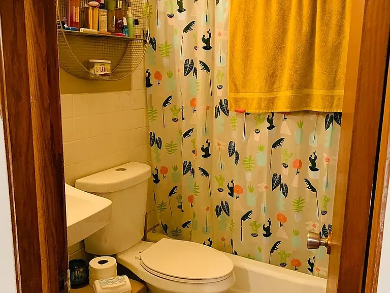 500 W 28th St #5 — Photo 4