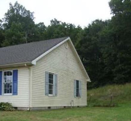 4th image of 144 Fay St