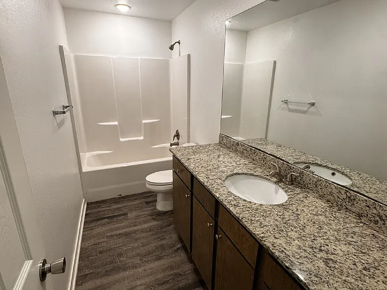 321 Westbrook Ct #3 — Photo 6