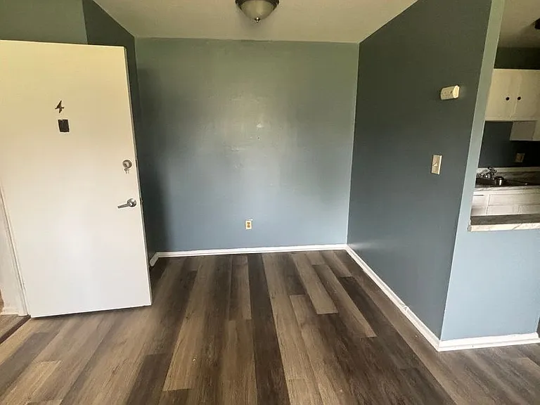 15412 Maple Park Drive — Photo 3