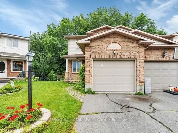 17 Ravenscroft Ct, Ottawa, ON K2S 1R3