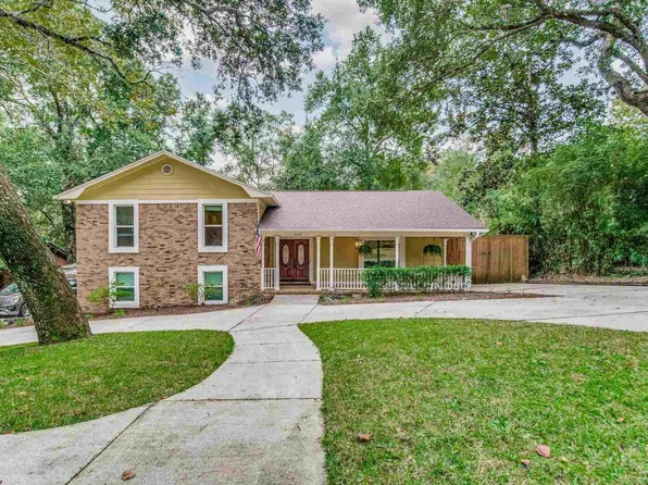 4675 Baywoods Dr, Pensacola, FL 32504