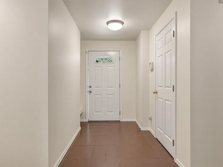 1012 David St SE — Photo 4