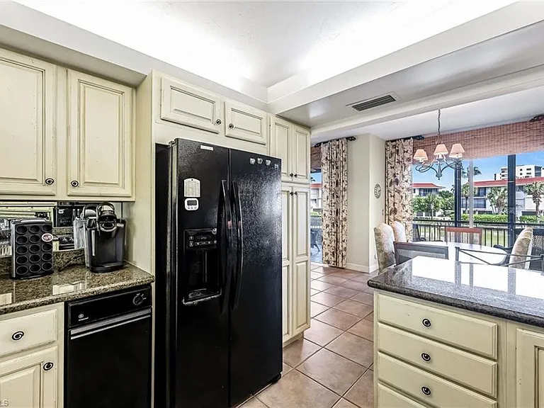 2216 Gulf Shore Blvd N #R3 — Photo 9