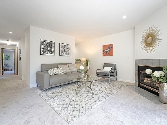 2nd image of 13801 Old Redmond Rd APT C206