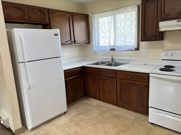 240 S Chestnut St #3, North Liberty, IA 52317