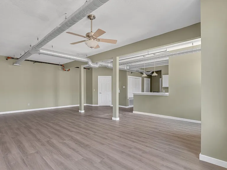 400 N Main St #303 — Photo 1