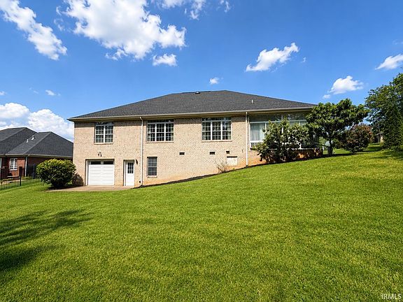 2nd image of 1504 Regents Park Rd