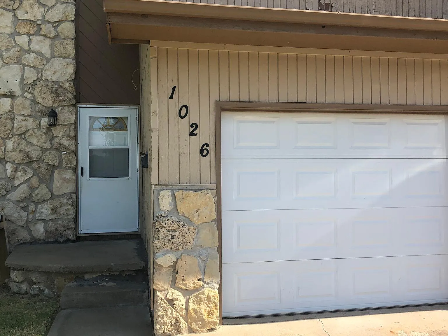 1026 State St — Photo 2
