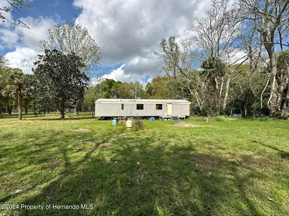 18504 Saint Paul Dr, Spring Hill, FL 34610