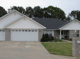 402 Cherokee Ln, Clarksville, AR 72830