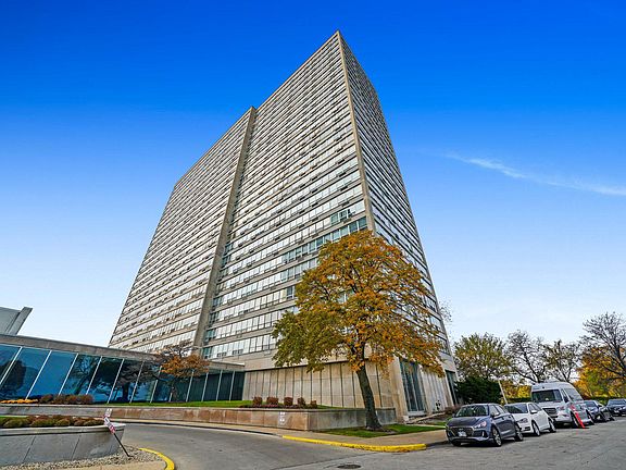 4th image of 4800 S Chicago Beach Dr APT 2002N